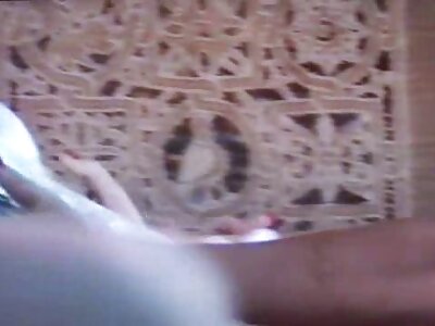 ಲಿಟಲ್ ಆಬ್ರೀ ವ್ಯಾಲೆಂಟೈನ್ ಬ್ಲೋ ಜಾಬ್ ಅನ್ನು ನೀಡುತ್ತದೆ ಮತ್ತು ಕೋಳಿಯ ಮೇಲೆ ಜಿಗಿಯುತ್ತದೆ